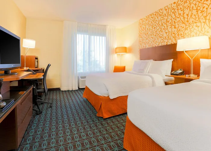 Hotel Fairfield & By Marriott