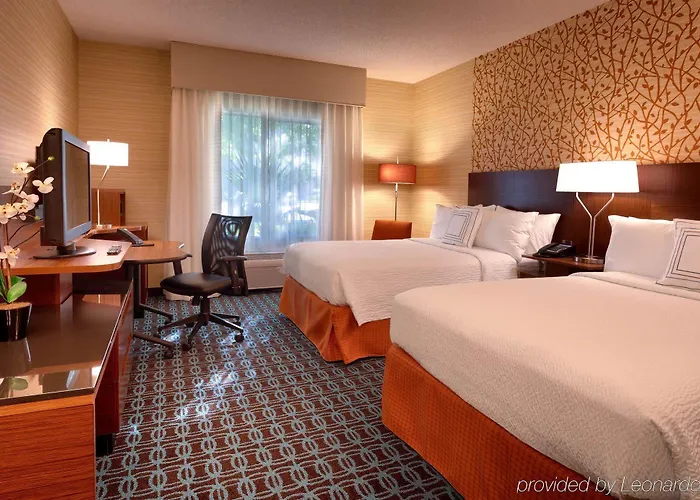 Hotel Fairfield & By Marriott